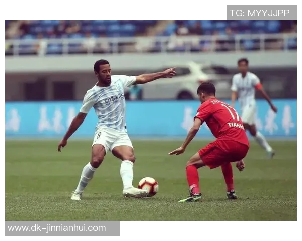 世界足球场上闪耀的黑人球星们他们的传奇与贡献 世界足球场上闪耀的黑人球星们他们的传奇与贡献