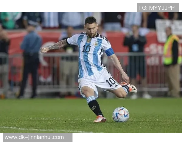 精彩足球球星瞬间全程回放带你重温赛场热血与荣耀