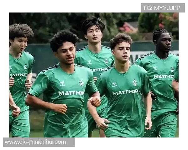 从贫困街头到绿茵场的逆袭足球明星们的奋斗与荣耀