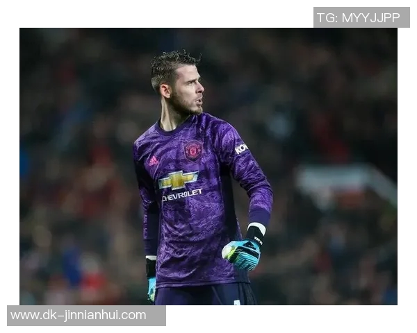 现役励志足球球星的奋斗历程与逆境中的坚持精神解析